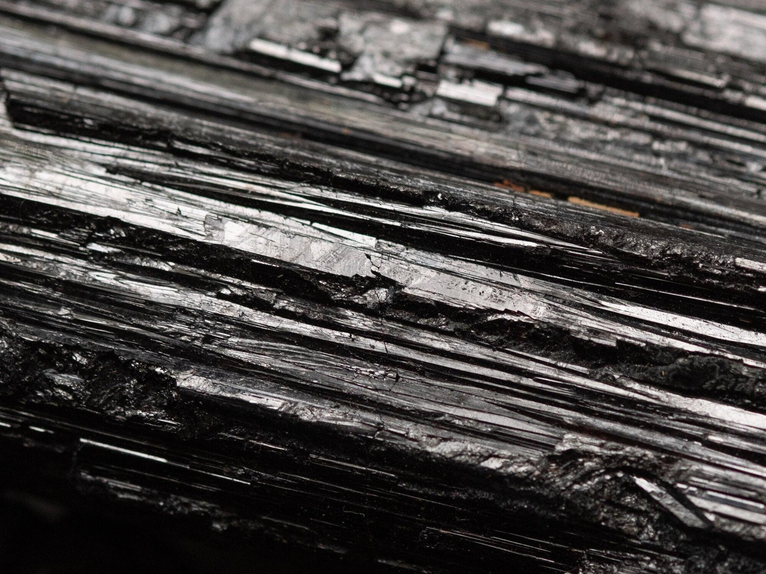 Tourmaline Noire - Trésors de Cailloux